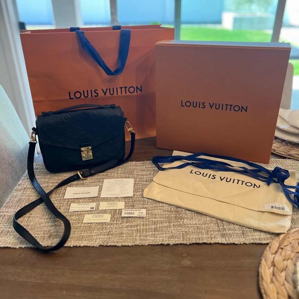 Authentic Louis Vuitton Pochette Métis